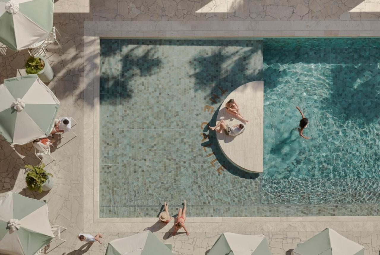โรงแรมเดอะ แคลิล บริสเบน ภายนอก รูปภาพ The pool at the hotel