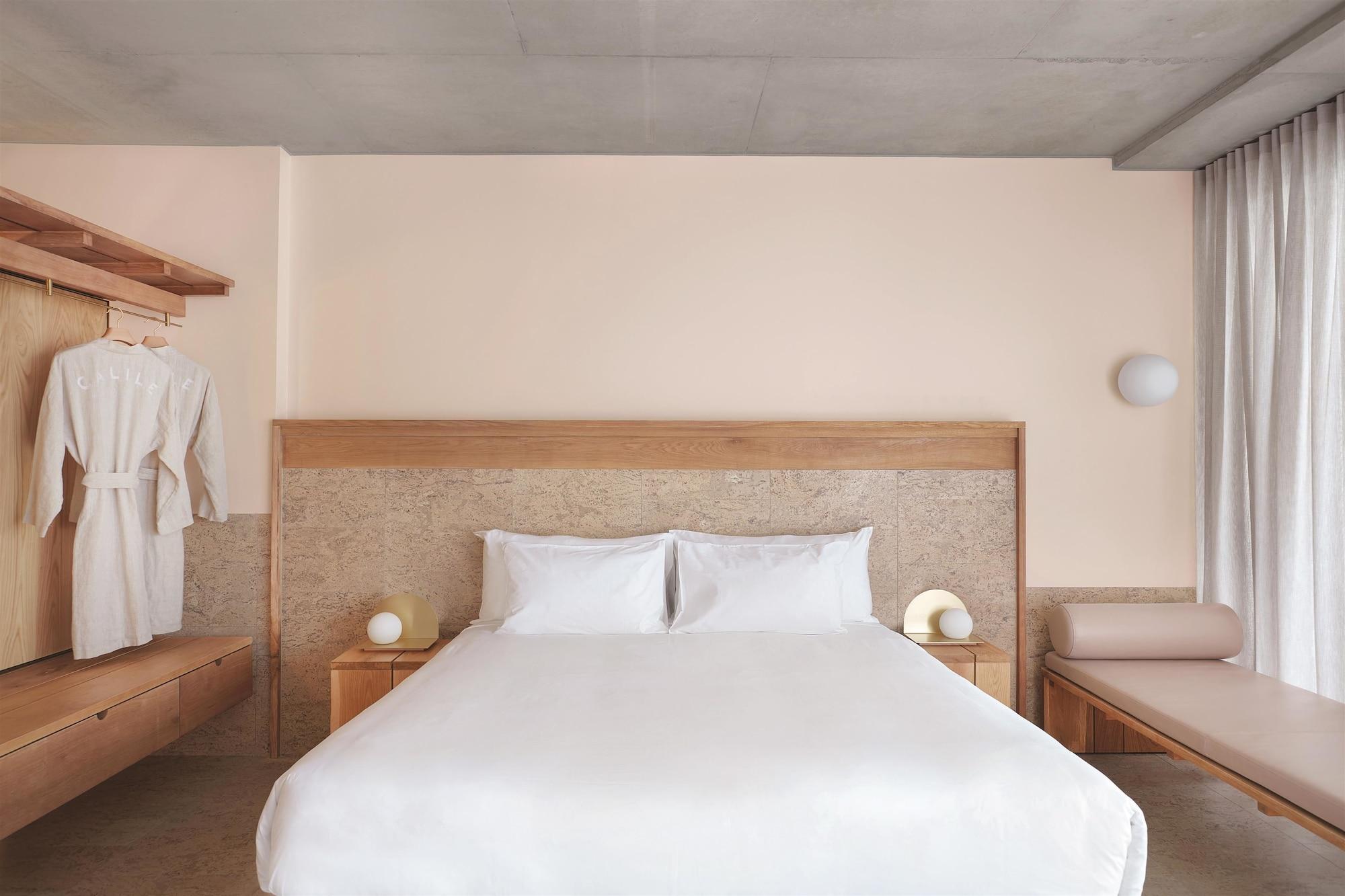 โรงแรมเดอะ แคลิล บริสเบน ภายนอก รูปภาพ A bedroom at the hotel