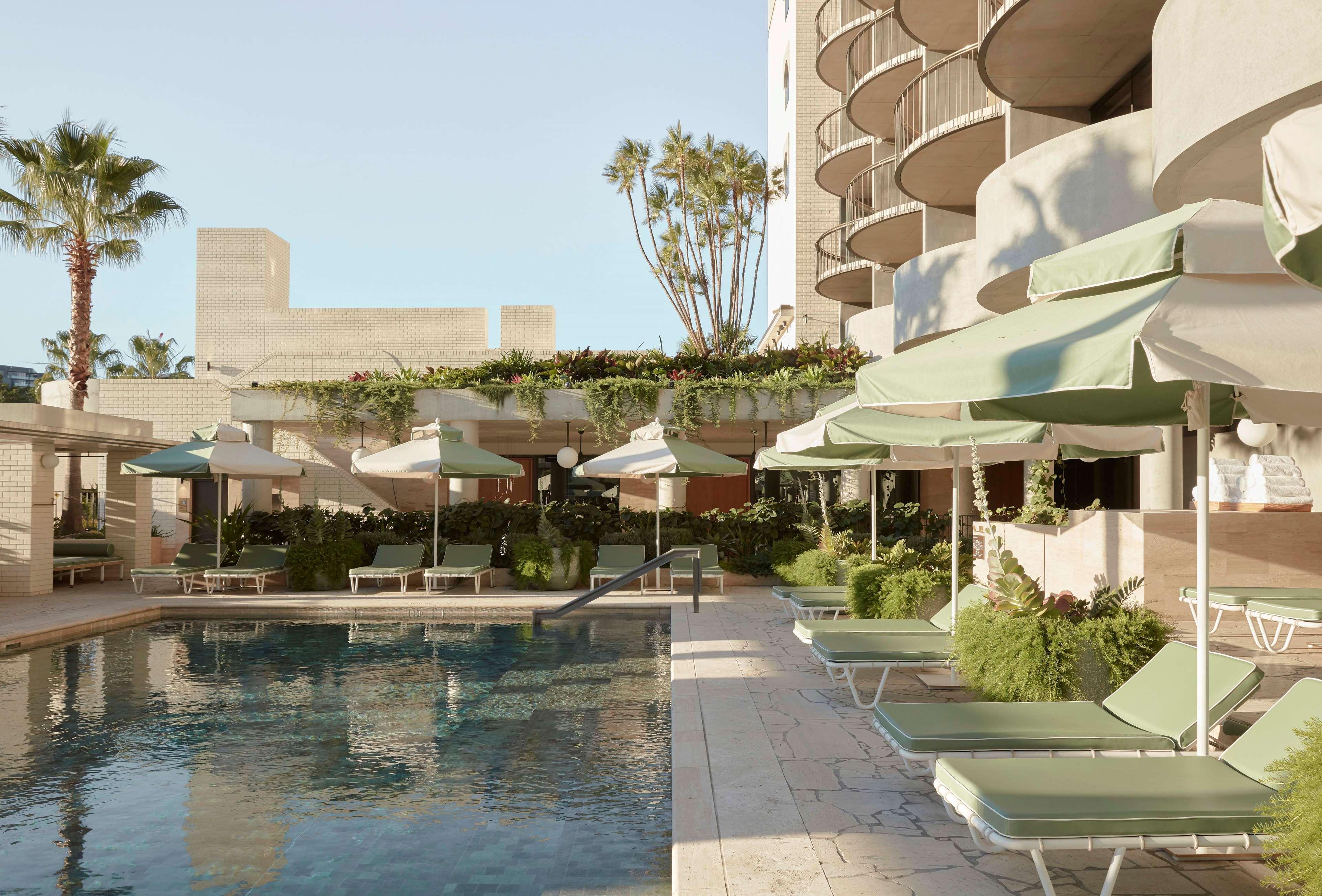 โรงแรมเดอะ แคลิล บริสเบน ภายนอก รูปภาพ The pool at the Hotel