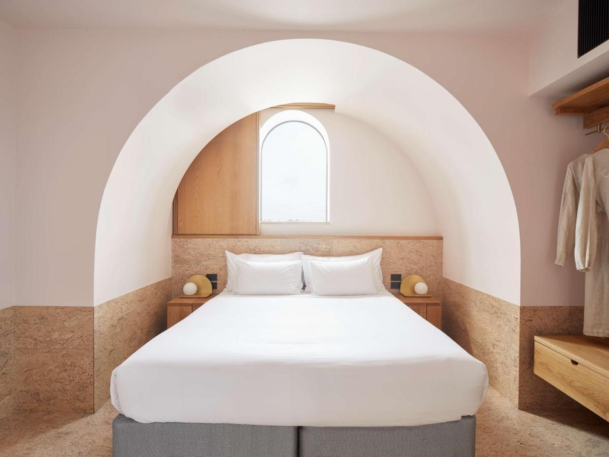 โรงแรมเดอะ แคลิล บริสเบน ภายนอก รูปภาพ A bedroom at the hotel