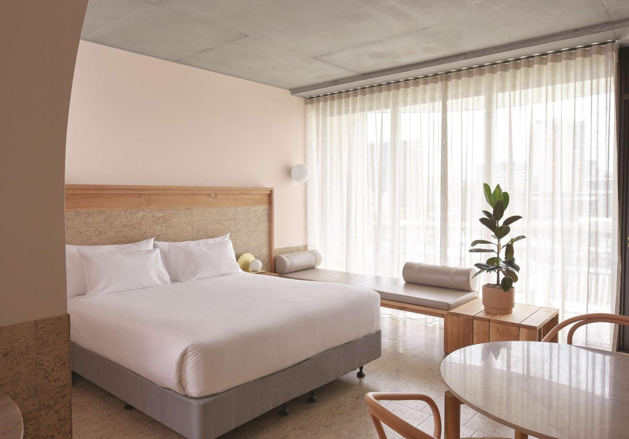 โรงแรมเดอะ แคลิล บริสเบน ภายนอก รูปภาพ A room at the hotel